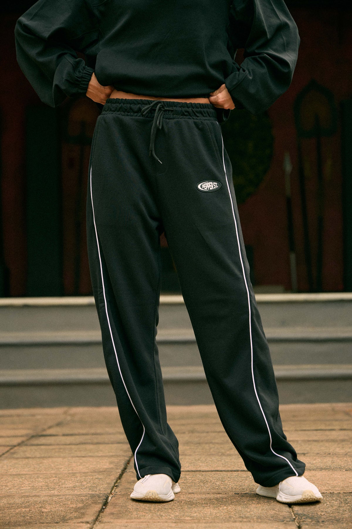 Black / XS